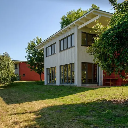 Basiskulturfabrik Oeko-hotel Отель *