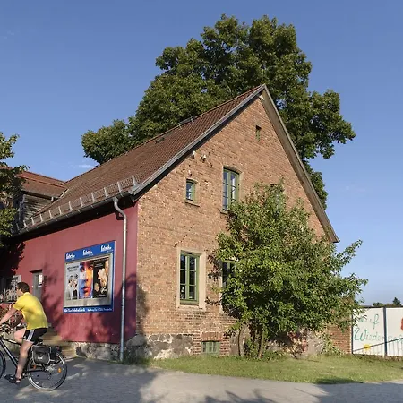 호텔 Basiskulturfabrik Oeko-hotel *