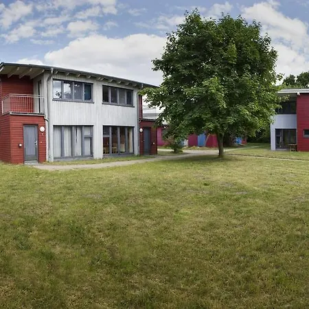 Basiskulturfabrik Oeko-hotel * Neustrelitz