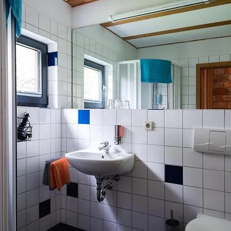 Basiskulturfabrik Oeko-hotel Отель Нойштрелиц